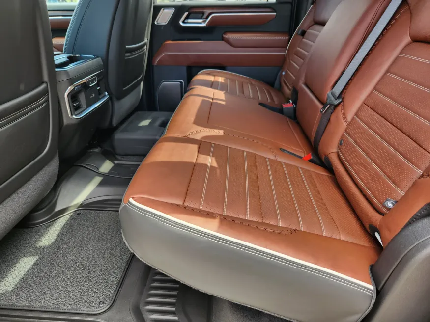 2025 GMC Sierra 2500HD Denali Ultimate | Photo 10 of 31