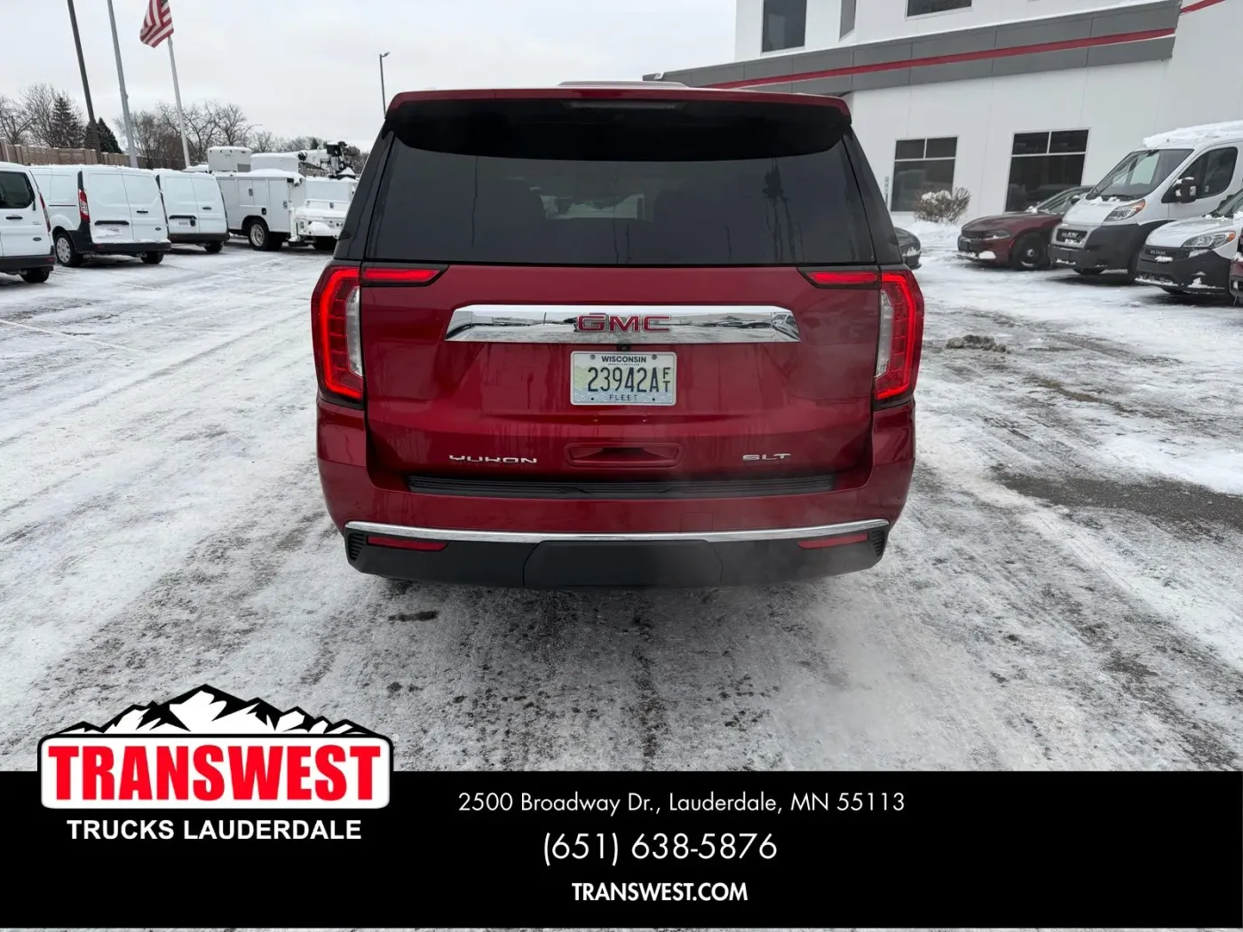 2024 GMC Yukon XL SLT | Photo 3 of 22