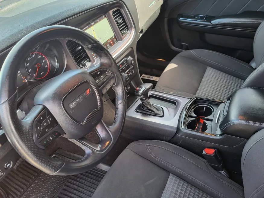 2018 Dodge Charger GT | Photo 16 of 35