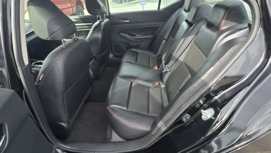 2024 Nissan Altima | Photo 25 of 27