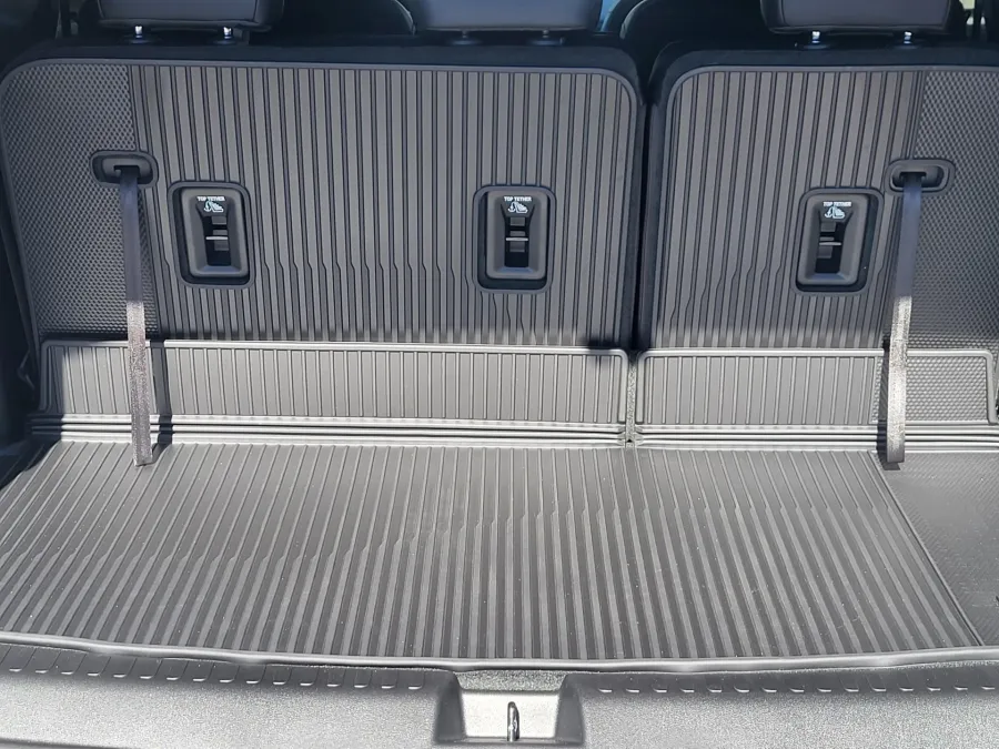 2026 GMC Acadia AT4 | Photo 26 of 27