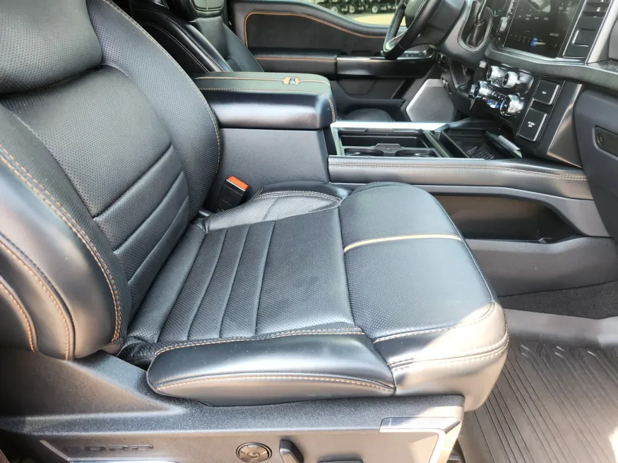 2024 Ford Super Duty F-350 SRW | Photo 17 of 33