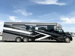 2026 Newmar Supreme Aire 4505 | Thumbnail Photo 3 of 30