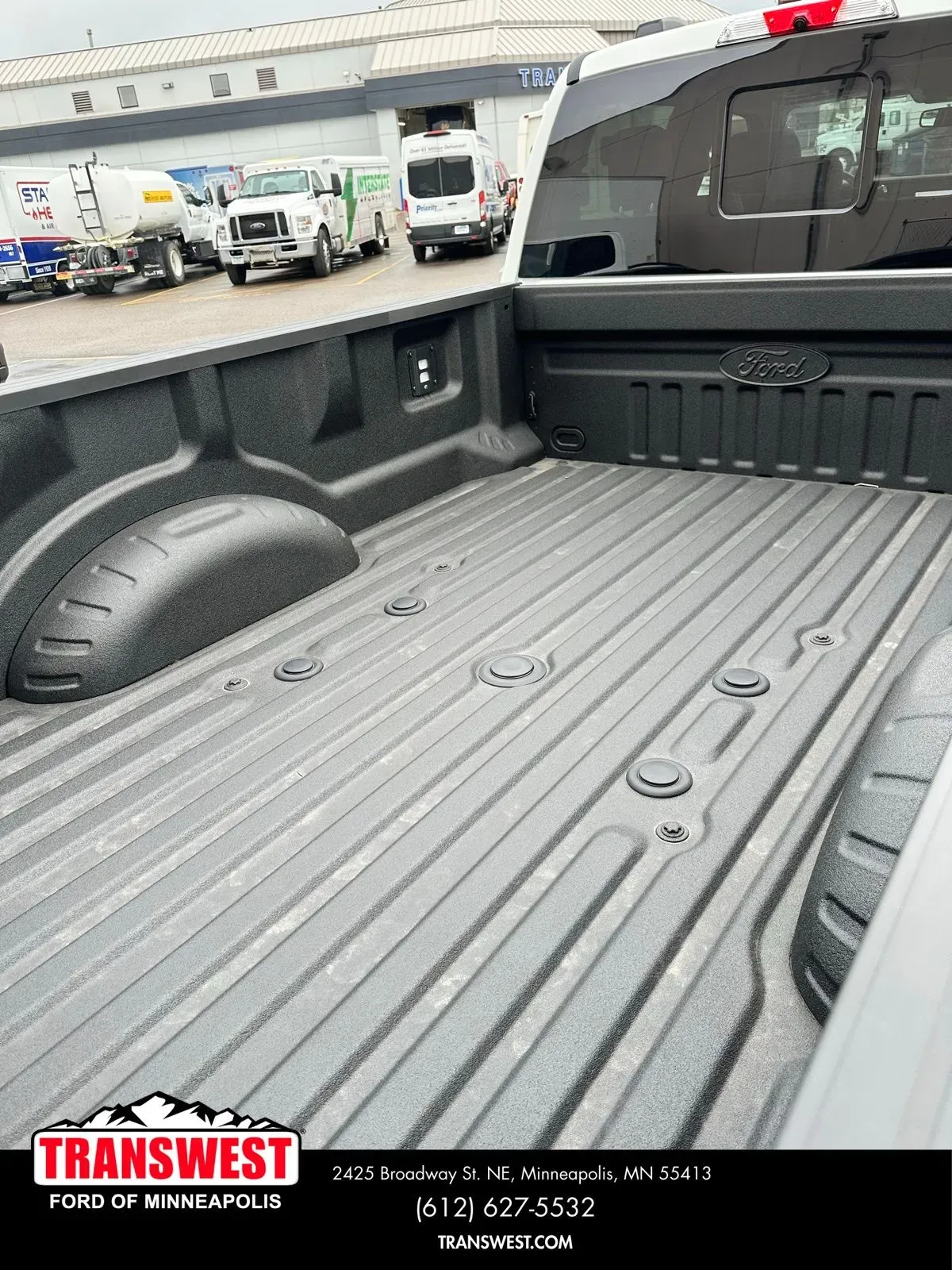 2026 Ford Super Duty F-350 Platinum | Photo 3 of 19