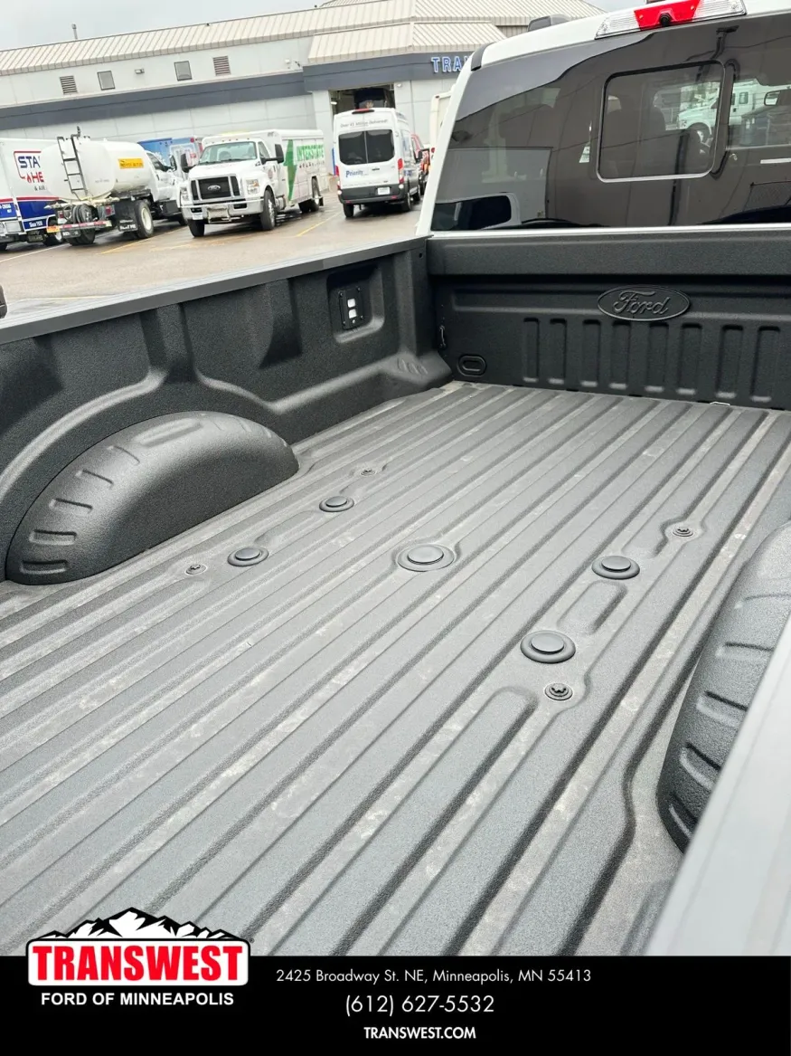 2026 Ford Super Duty F-350 Platinum | Photo 3 of 19