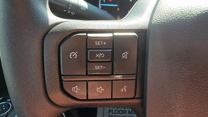 2025 Ford Super Duty F-250 | Photo 15 of 26