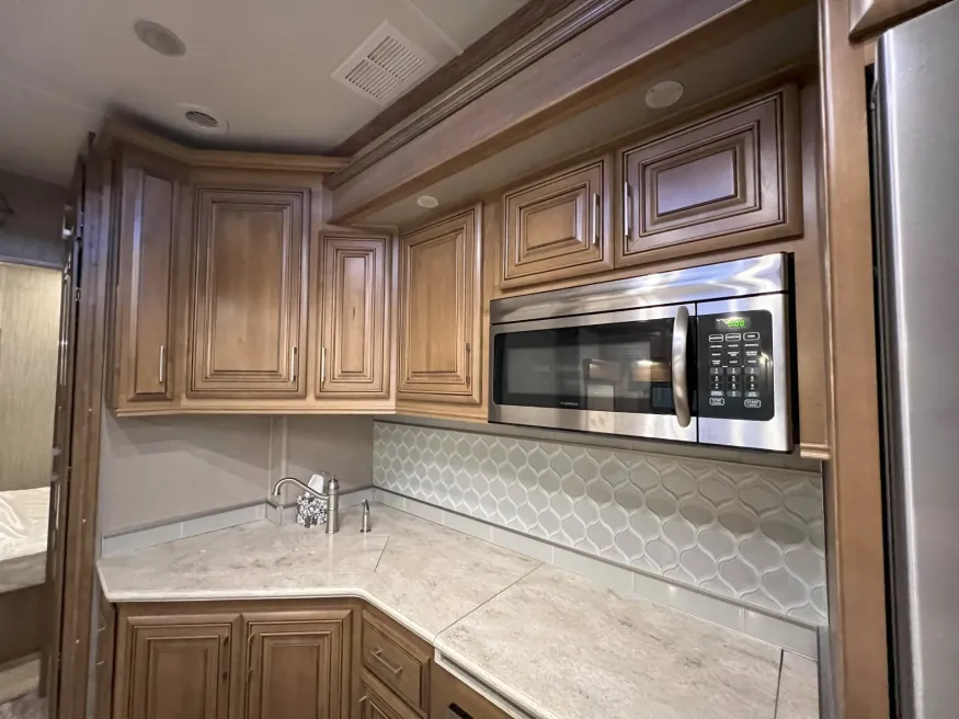 2019 DRV Mobile Suites 44 Nashville | Photo 17 of 26