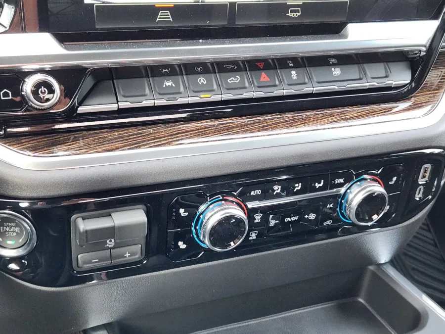 2026 GMC Sierra 1500 Elevation | Photo 13 of 23