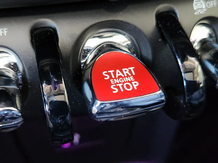 2021 Mini Cooper S | Photo 23 of 24