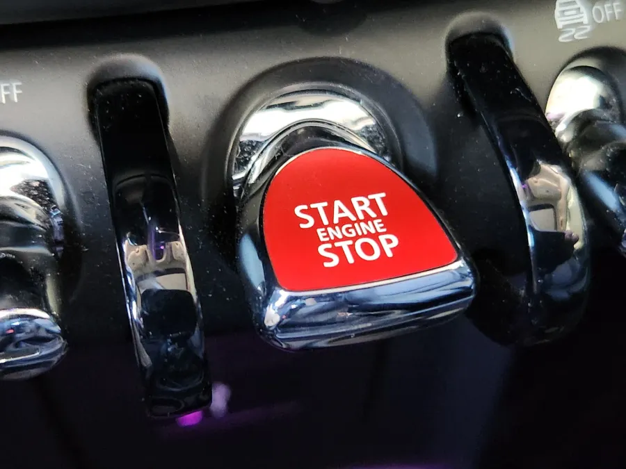 2021 Mini Cooper S | Photo 23 of 24