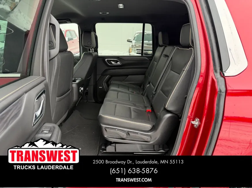 2024 GMC Yukon XL SLT | Photo 14 of 22