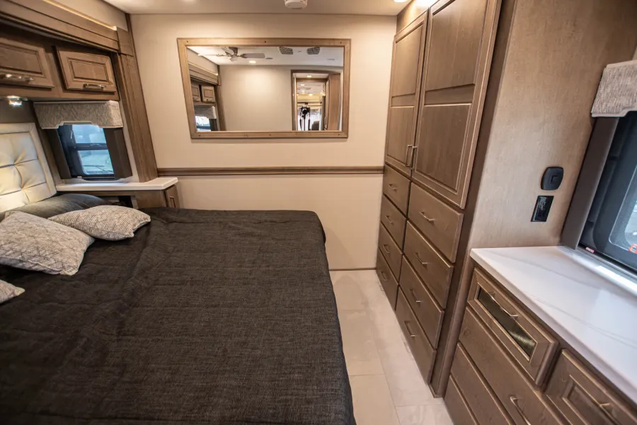 2026 Renegade Verona LE 40LTS | Photo 28 of 29