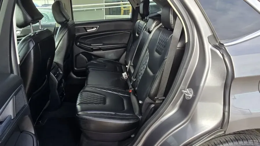 2023 Ford Edge | Photo 29 of 31