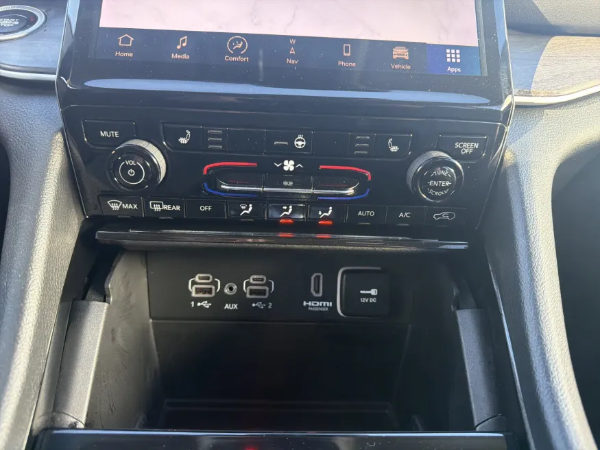 2023 Jeep Grand Cherokee L Limited | Photo 19 of 23