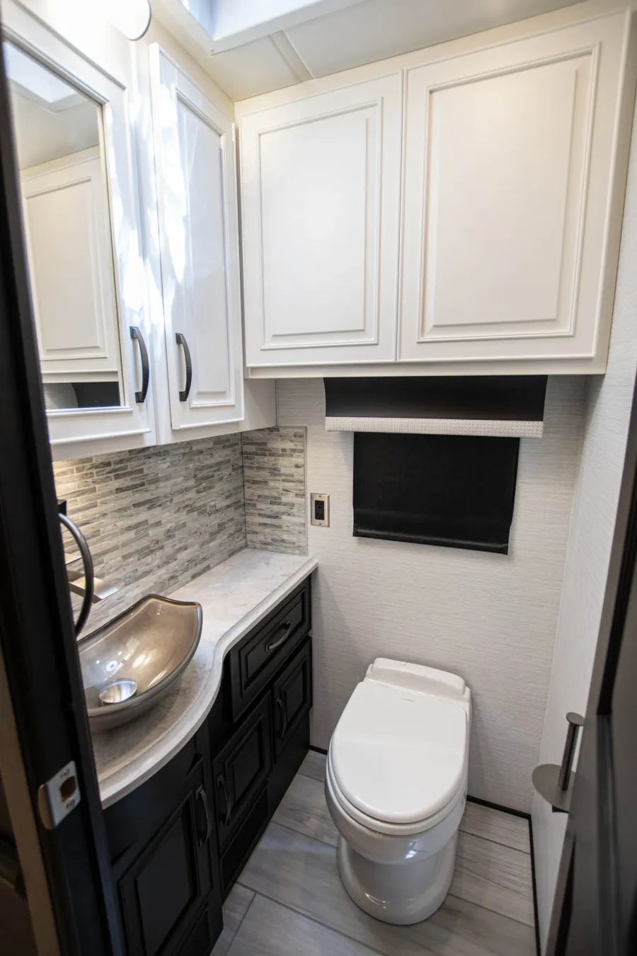 2026 Newmar Dutch Star 4081 | Photo 13 of 19