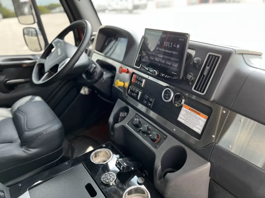 2024 Freightliner M2 106 Bolt | Photo 17 of 33