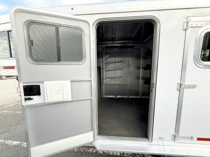 2020 Featherlite 3HGN | Photo 13 of 17