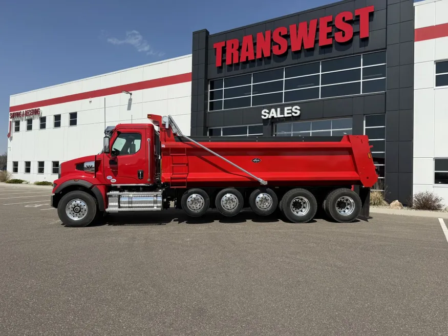 2027 Western Star 47X | Photo 2 of 8