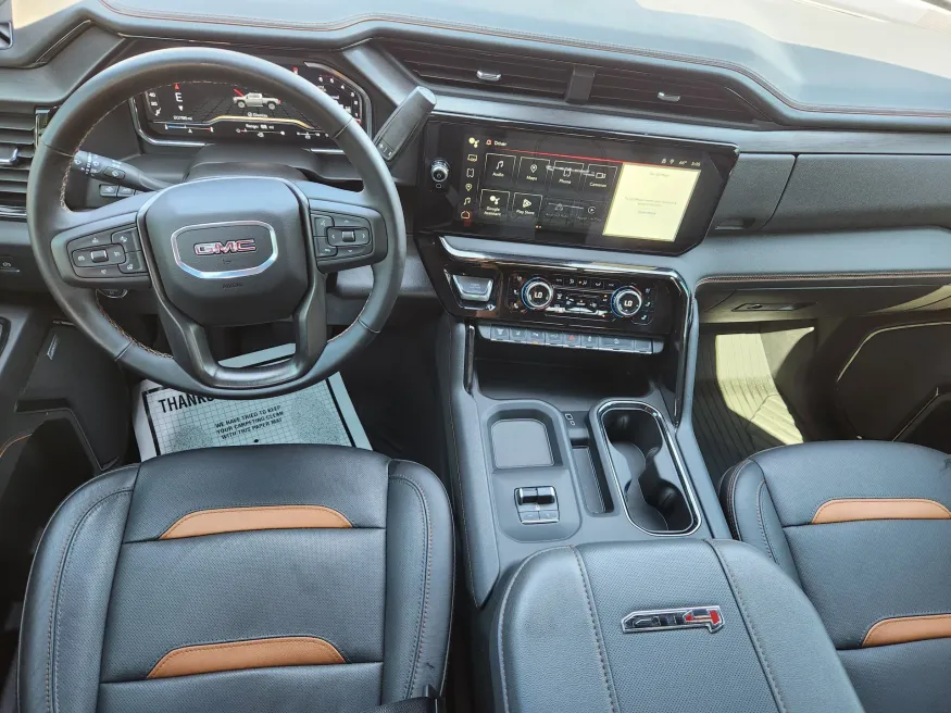 2025 GMC Sierra 2500HD AT4 | Photo 11 of 33