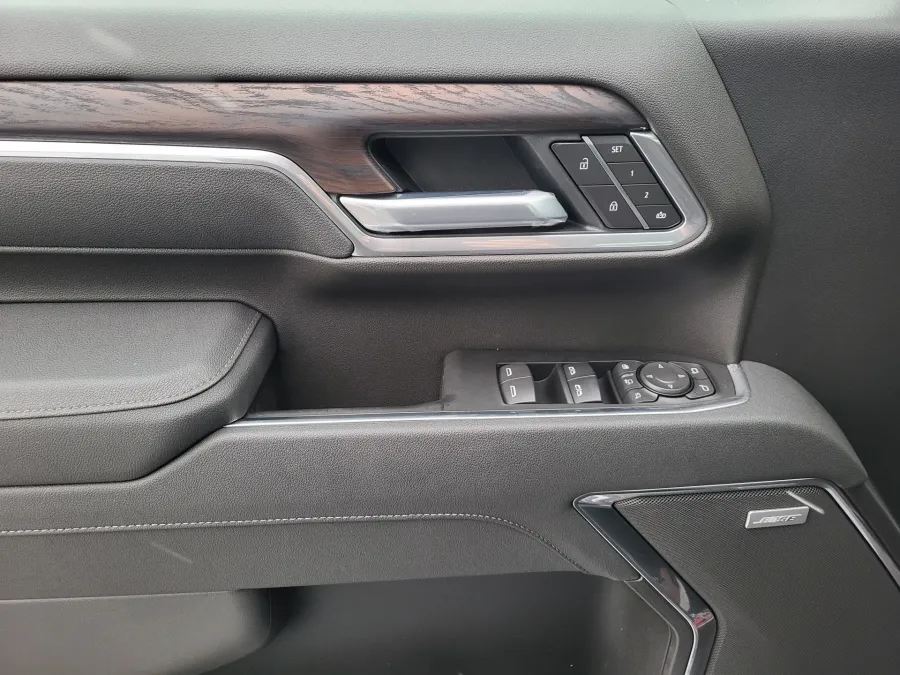 2026 GMC Sierra 2500HD SLT | Photo 19 of 25
