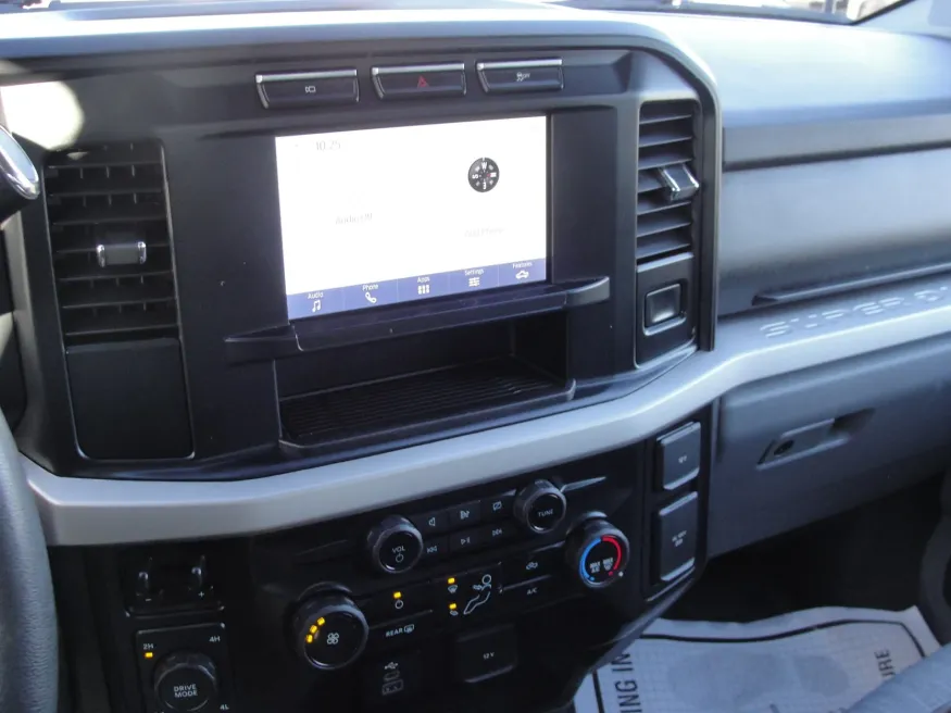 2024 Ford F-350 | Photo 15 of 17