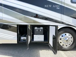 2022 Newmar New Aire 3543 | Thumbnail Photo 24 of 31