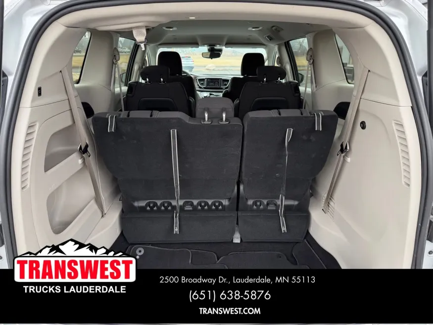 2024 Chrysler Voyager LX | Photo 16 of 23