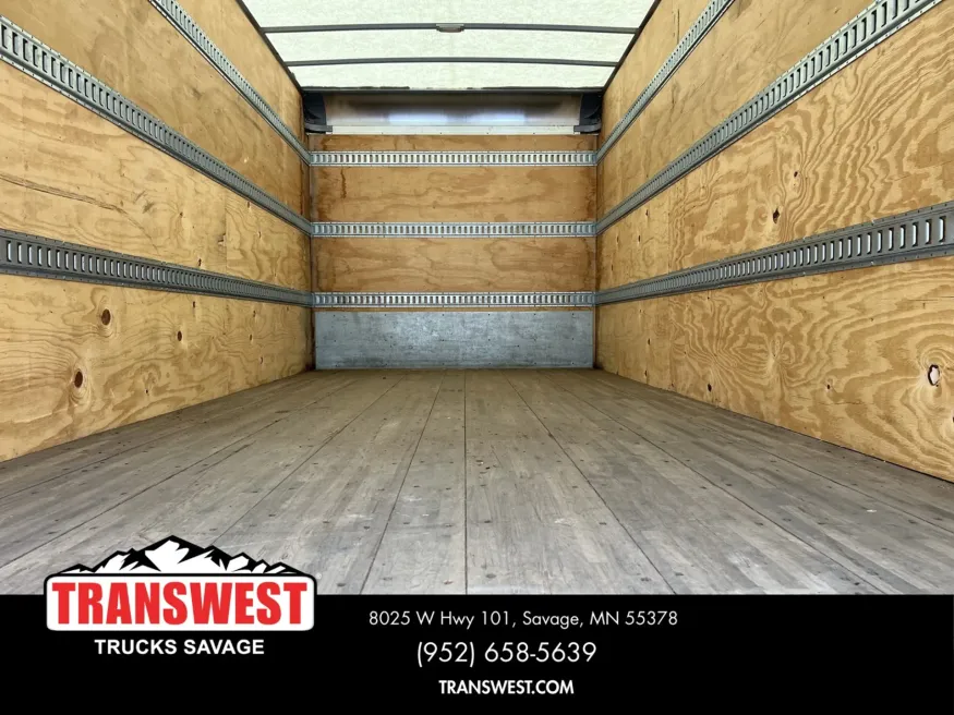 2016 Freightliner M2 106 | Photo 12 of 15