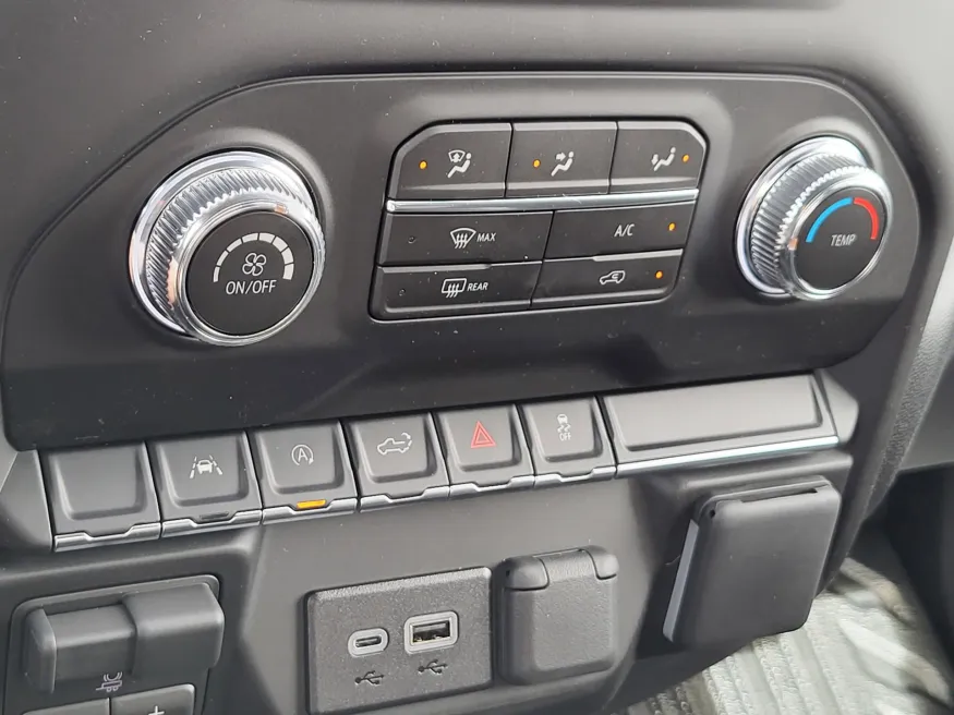 2026 GMC Sierra 1500 Pro | Photo 16 of 24