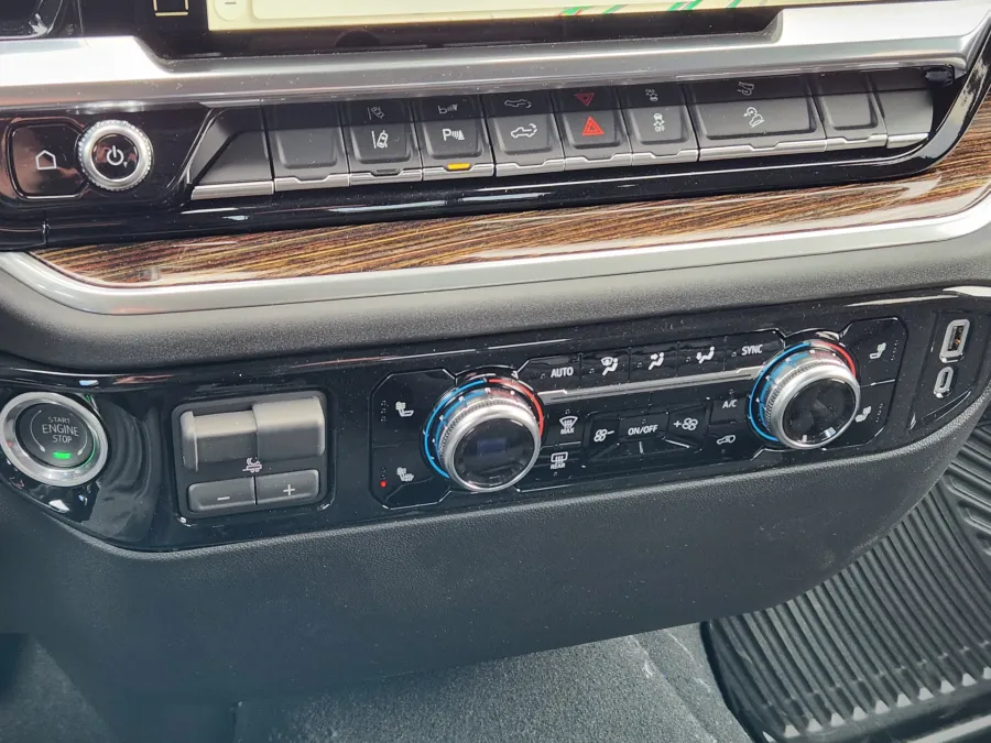 2026 GMC Sierra 2500HD SLE | Photo 13 of 20