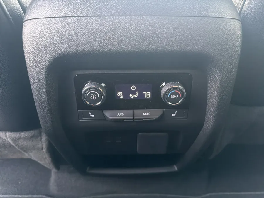 2026 Chevrolet Traverse AWD RS | Photo 13 of 23