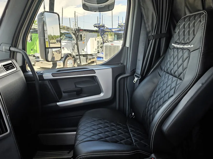 2025 Western Star 49X | Photo 11 of 41