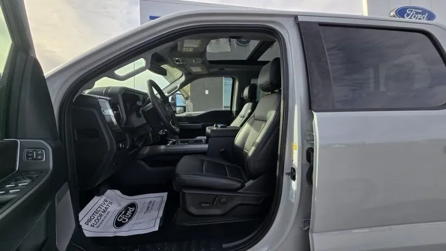 2026 Ford Super Duty F-250 | Photo 25 of 44