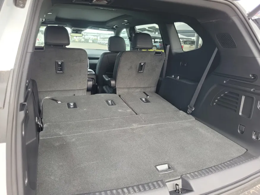 2026 GMC Acadia AWD Elevation | Photo 22 of 24