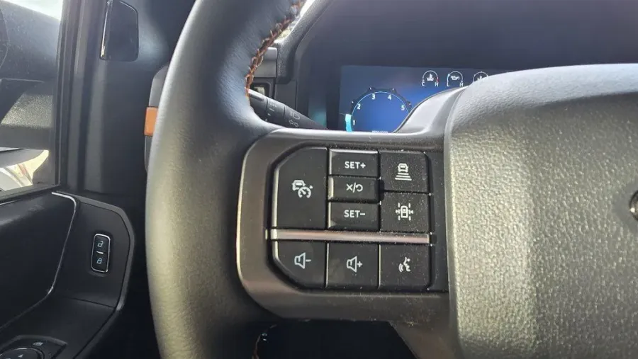 2025 Ford F-150 | Photo 16 of 30