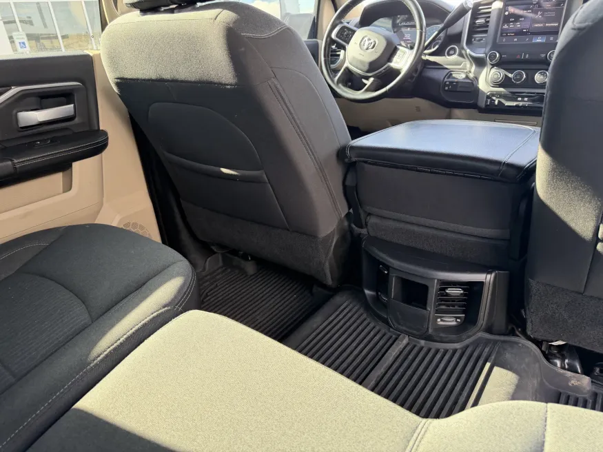 2022 RAM 2500 Big Horn | Photo 9 of 17