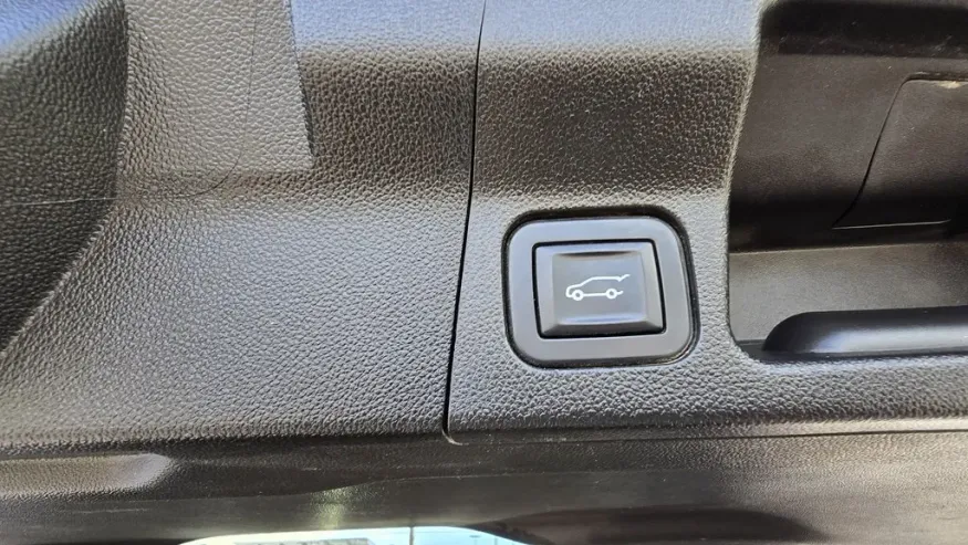 2019 GMC Acadia | Photo 9 of 31