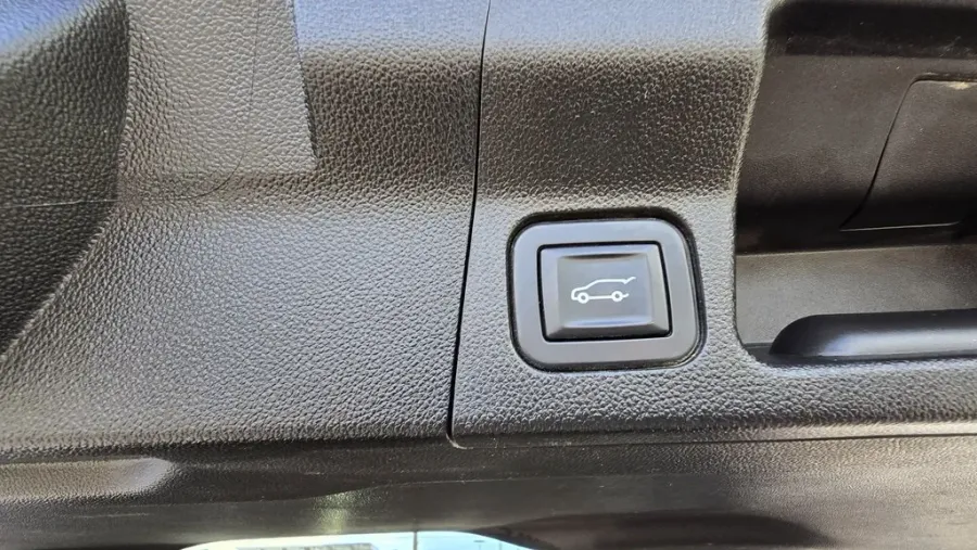 2019 GMC Acadia | Photo 9 of 31