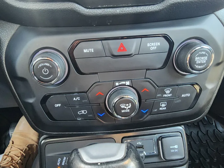 2020 Jeep Renegade High Altitude | Photo 22 of 25