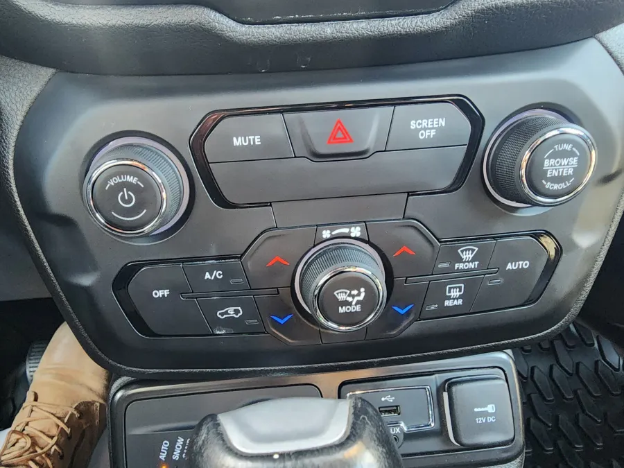 2020 Jeep Renegade High Altitude | Photo 22 of 25