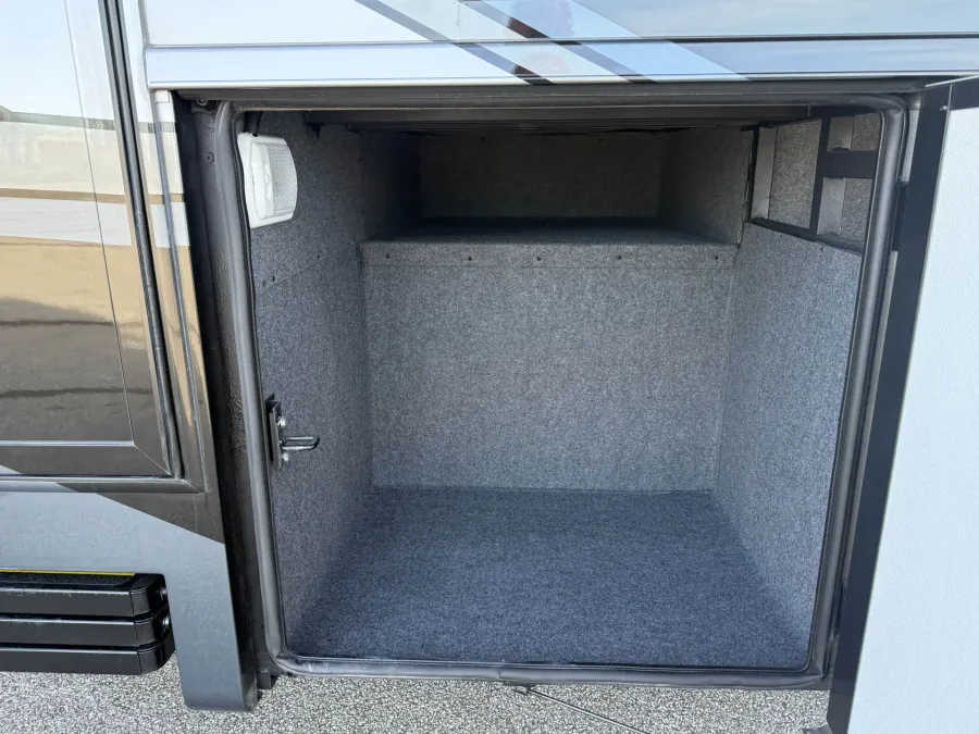 2026 Newmar Grand Star 3444 | Photo 37 of 47