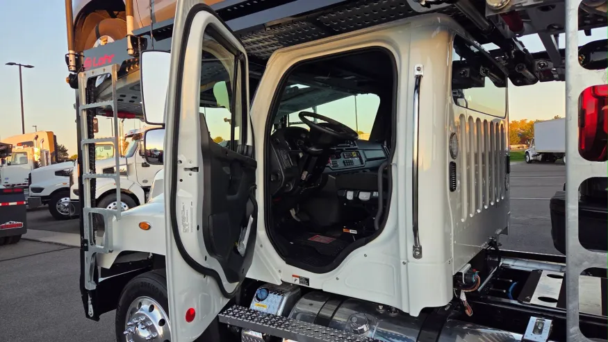 2026 Freightliner 114SD | Photo 21 of 44