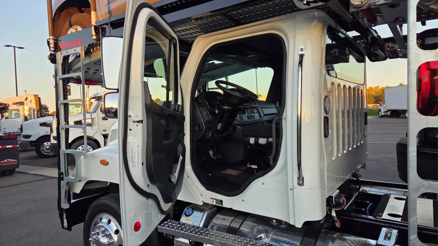 2026 Freightliner 114SD | Photo 21 of 44