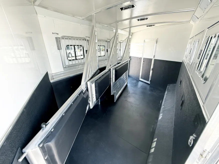 2025 Cimarron Norstar 4HLQ | Photo 16 of 30