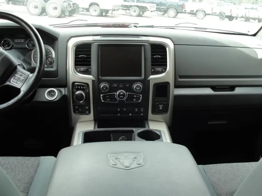 2015 RAM 1500 Big Horn | Photo 11 of 17