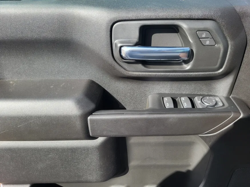 2026 GMC Sierra 3500HD Pro | Photo 17 of 23