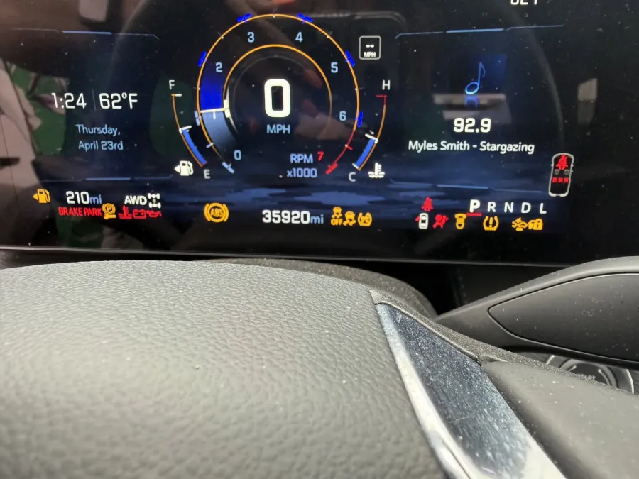 2025 Chevrolet Equinox AWD LT | Photo 3 of 4