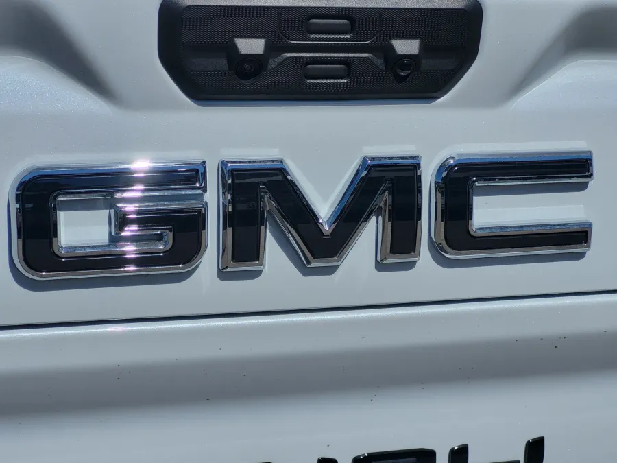 2026 GMC Sierra 2500HD Denali Ultimate | Photo 10 of 25