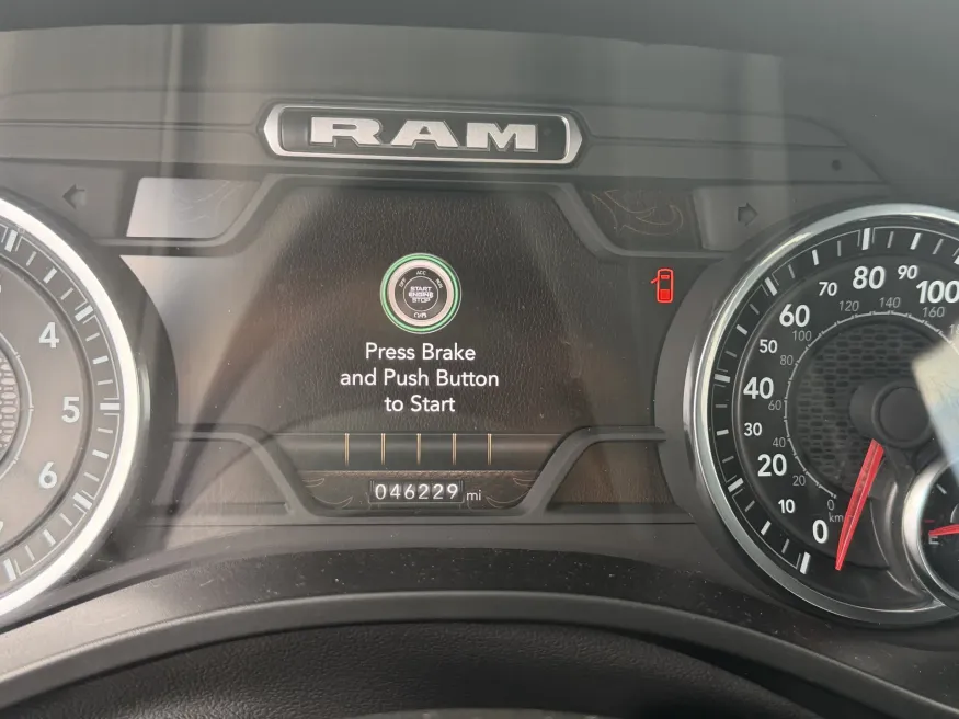 2024 RAM 1500 Laramie | Photo 14 of 18