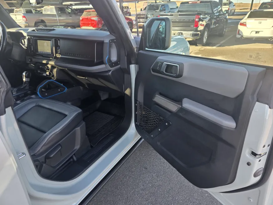 2022 Ford Bronco | Photo 17 of 23